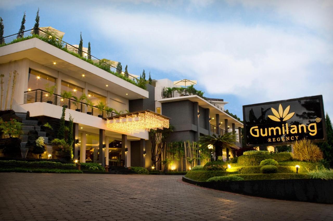 Gumilang Regency Hotel Bandung Exterior photo